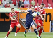 开云体育在线-奥格斯堡战胜对手，球队脱离保级危机