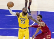 开云体育登录-湖人迎来一场胶着的羽毛球对决