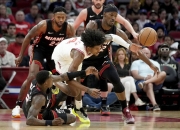 开云体育登录-热火队遭遇意外失利，主帅面临压力