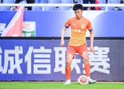 开云体育下载-体育精神闪耀足球大舞台，中国参赛选手勇猛搏杀