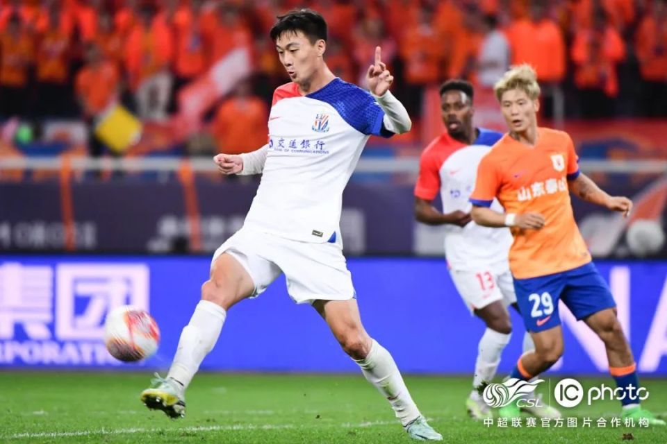 恒大客场挑战申鑫,目标获得比赛胜利 恒大客场挑战申鑫,目标获得比赛胜利