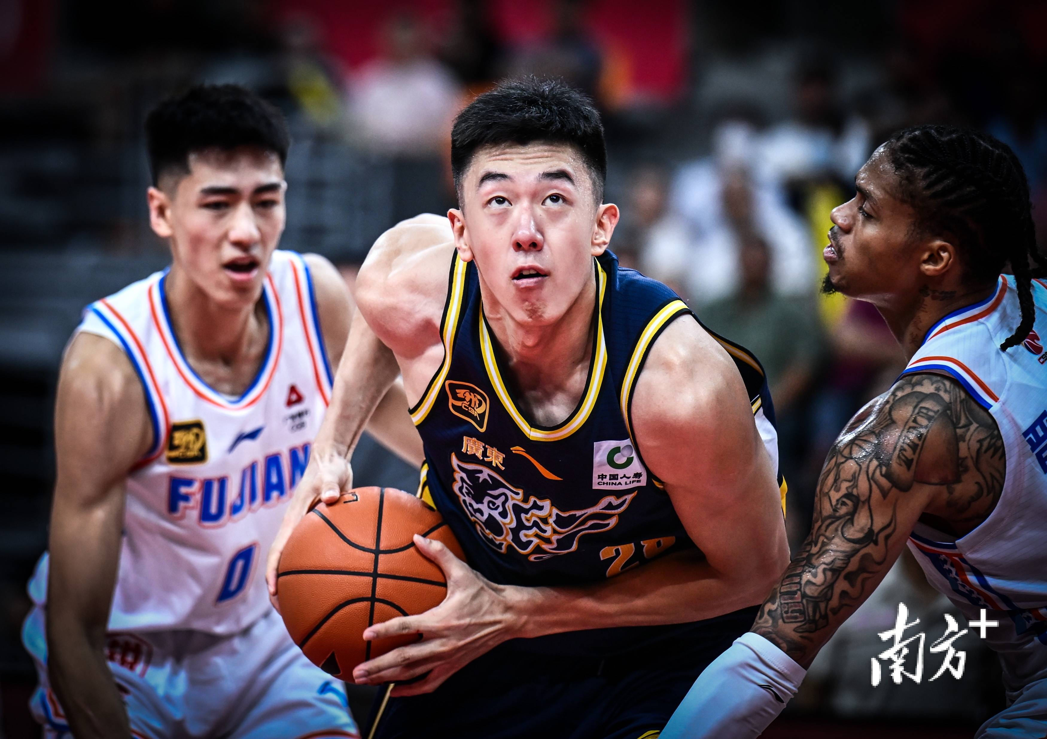 关于广东队在比赛中表现出迅猛实力，瞬间掌控胜利的信息