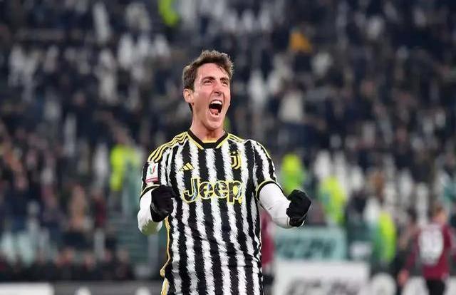 尤文图斯主帅谈转会窗口策略,着眼未来发展的简单介绍 尤文图斯主帅谈转会窗口策略,着眼未来发展的简单介绍