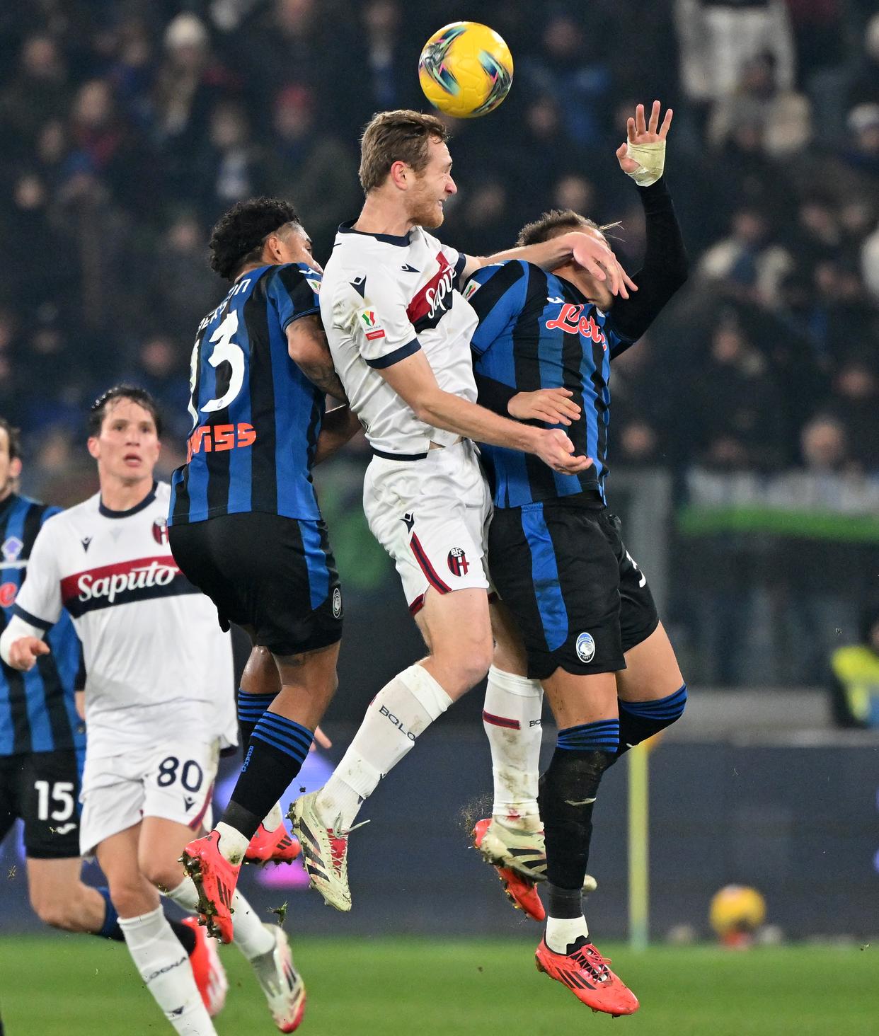 意大利队凭借个人表现晋级半决赛 意大利队凭借个人表现晋级半决赛