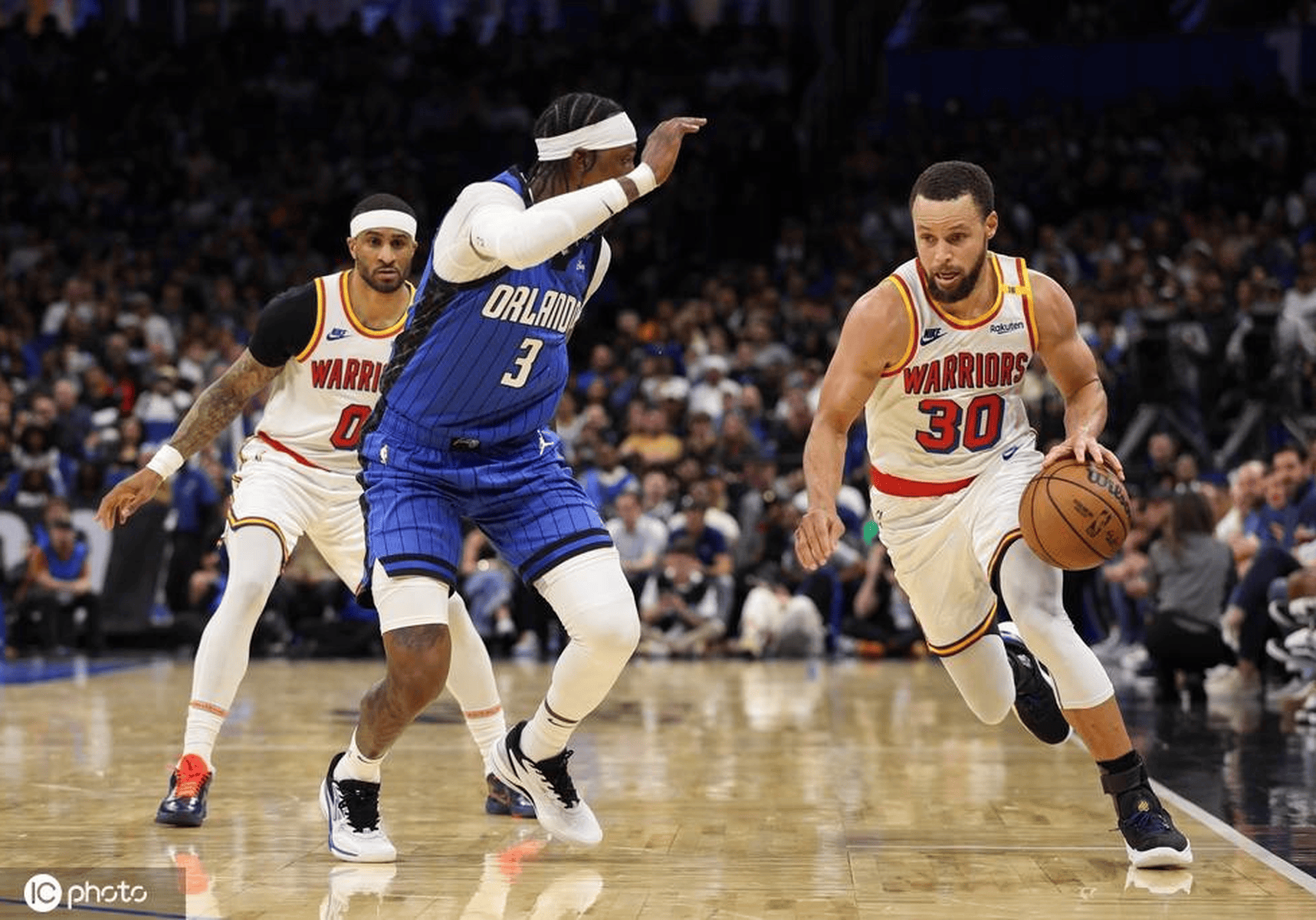 勇士横扫森林狼库里分赢下比赛 勇士横扫森林狼库里分赢下比赛