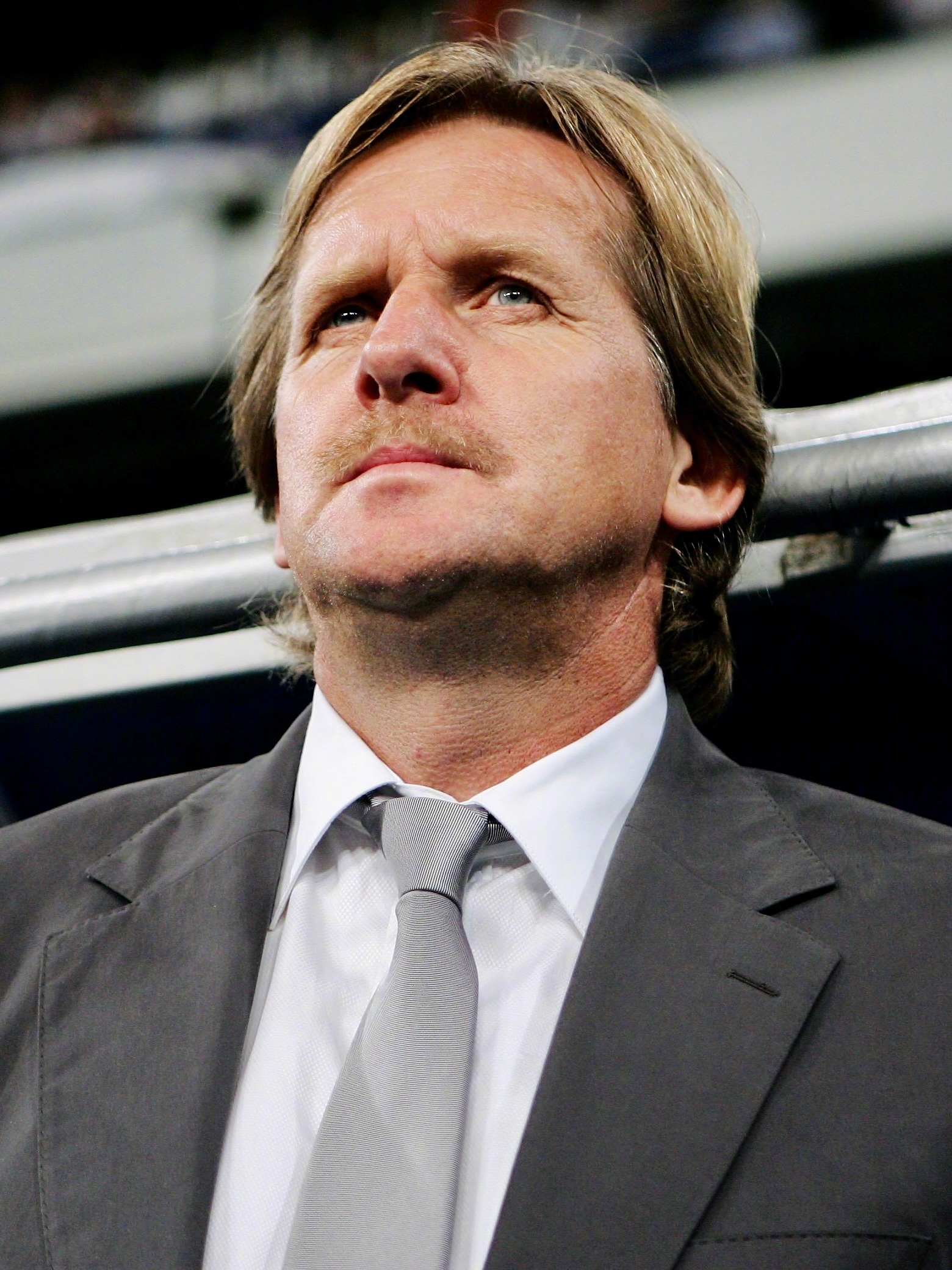 舒斯特尔入选最佳阵容，成为焦点人物