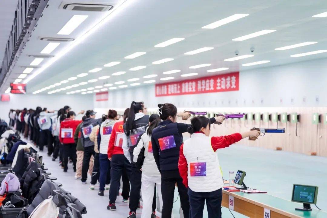 射击比赛强手如林，冠军终现真容