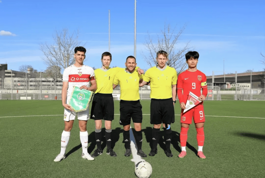 出色表现！一支中国足球队在国际比赛中大放异彩的简单介绍