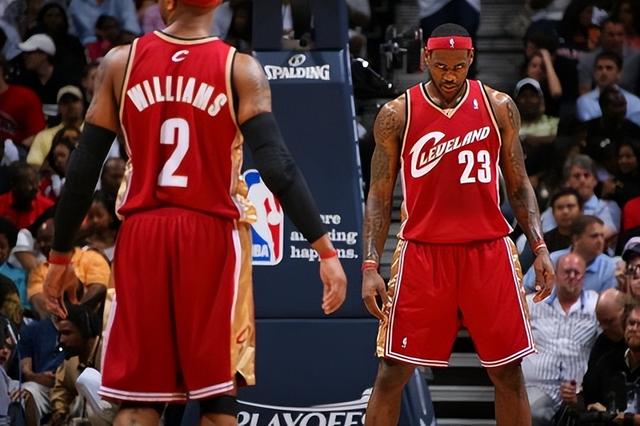 魔术惊险击败骑士,主场保持不败 魔术惊险击败骑士,主场保持不败