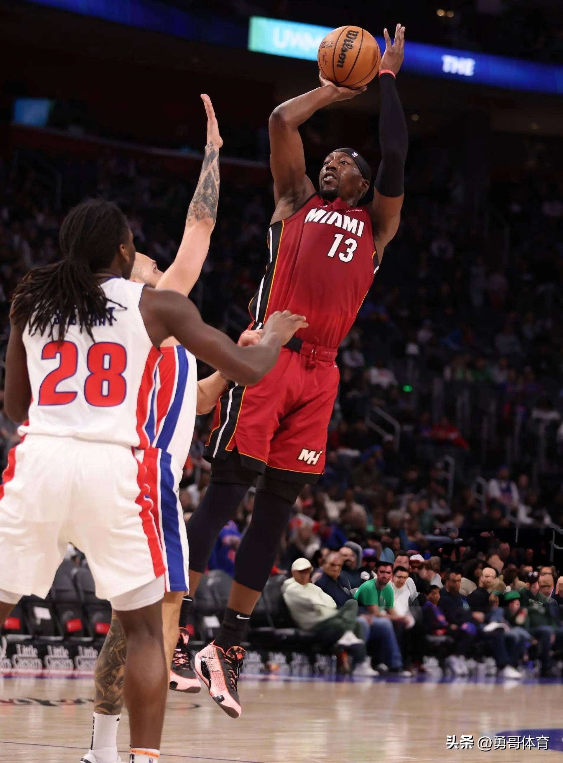 热火交战奇才,队员们拼尽全力的简单介绍 热火交战奇才,队员们拼尽全力的简单介绍