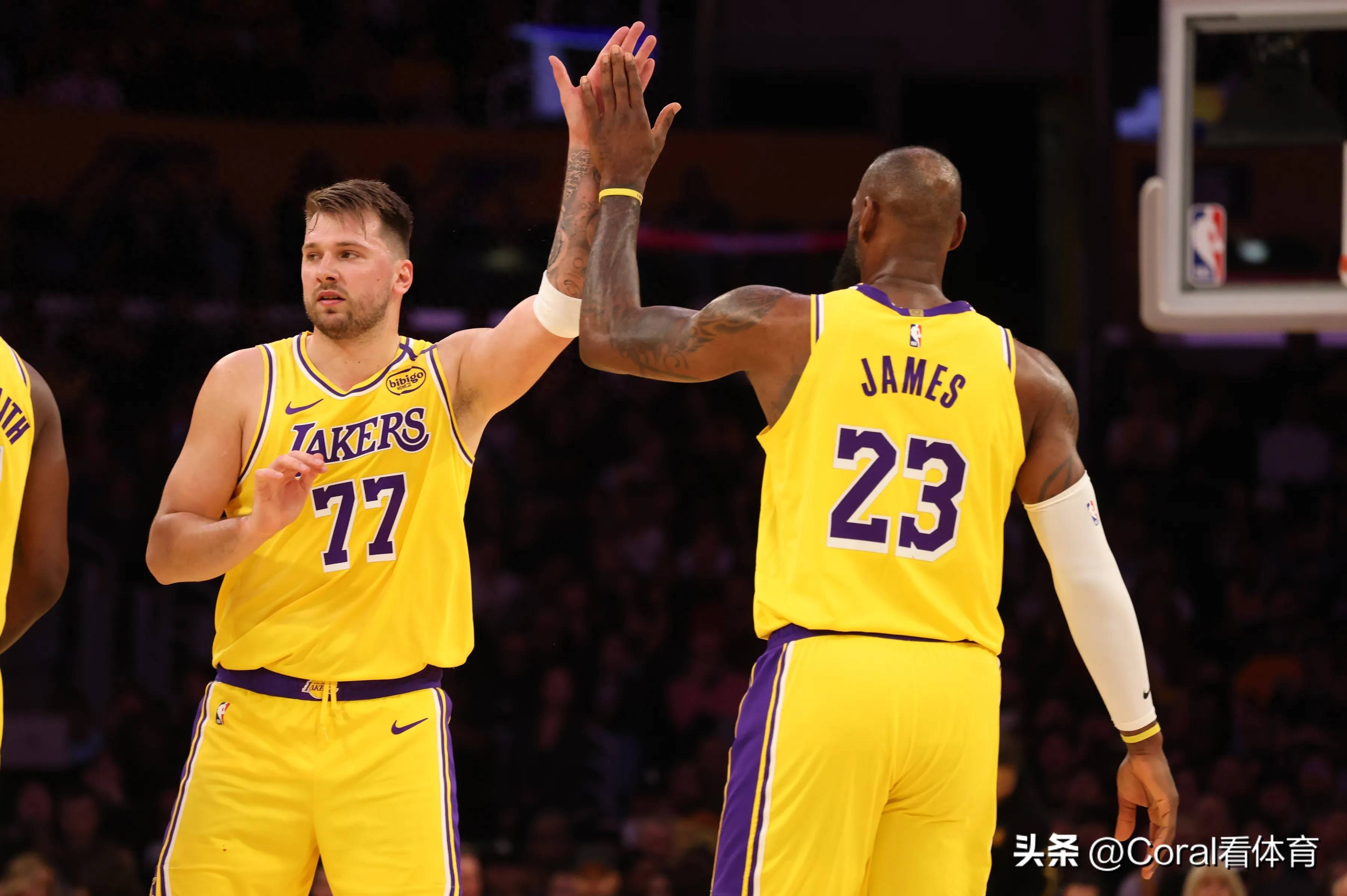 湖人迎来一场胶着的棒球对决 湖人迎来一场胶着的棒球对决