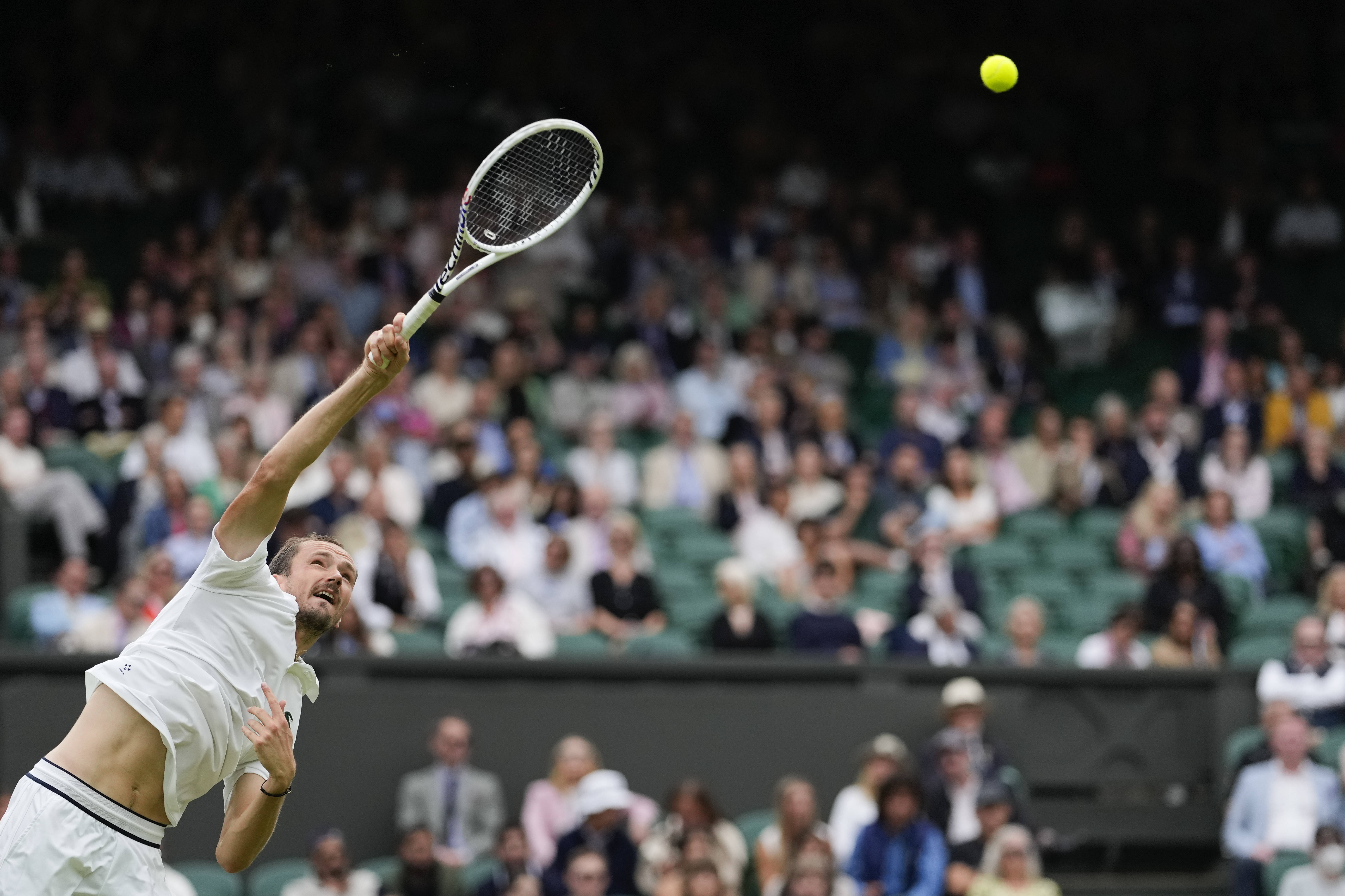 东京举行网球比赛,国家队表现惊险 东京举行网球比赛,国家队表现惊险