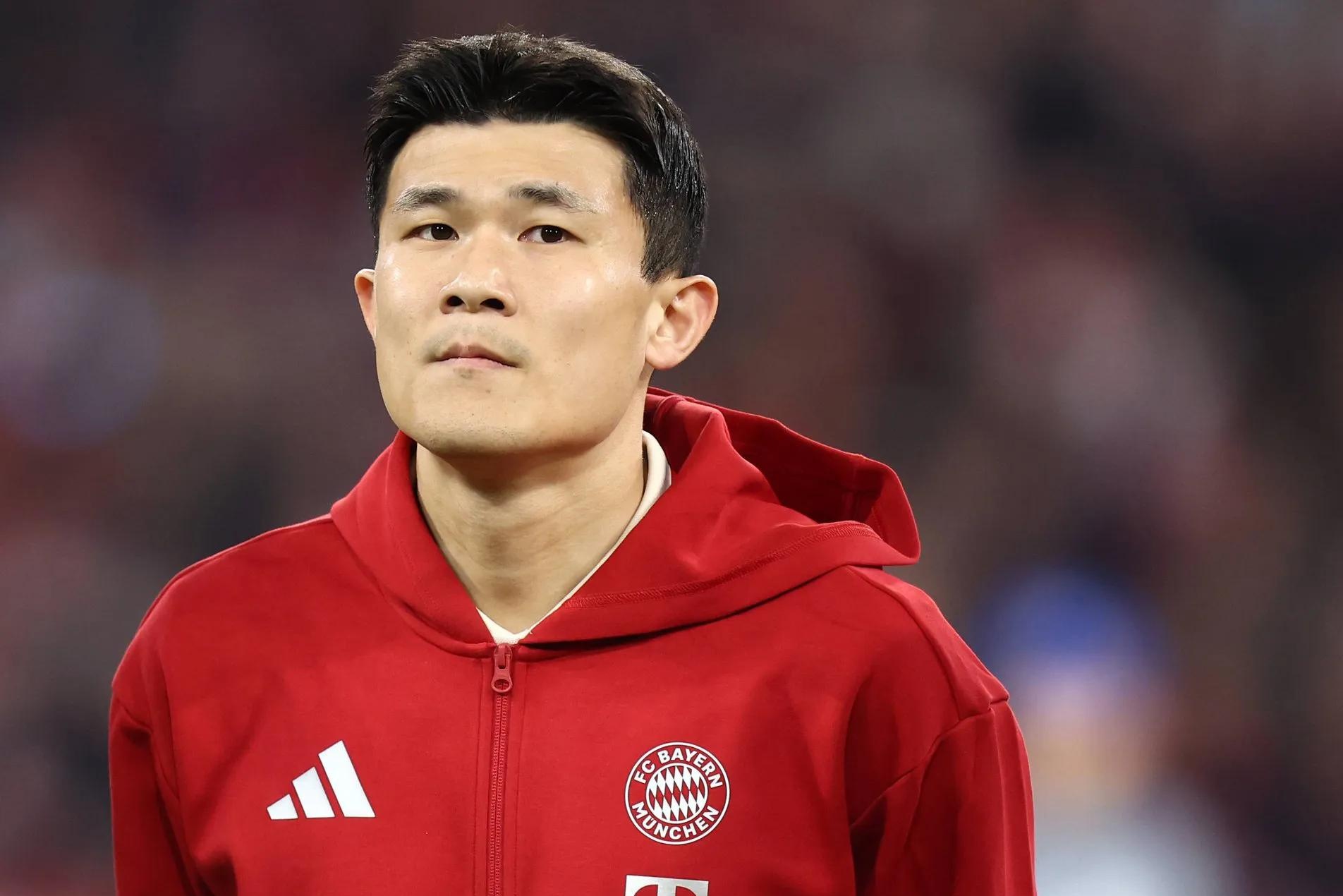 关于巴黎圣日耳曼签下尤文图斯前锋的信息