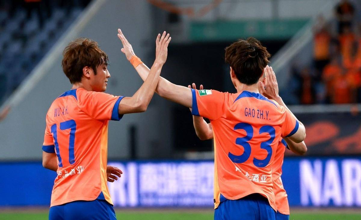 比赛中的意外惊喜给球队带来胜利 比赛中的意外惊喜给球队带来胜利