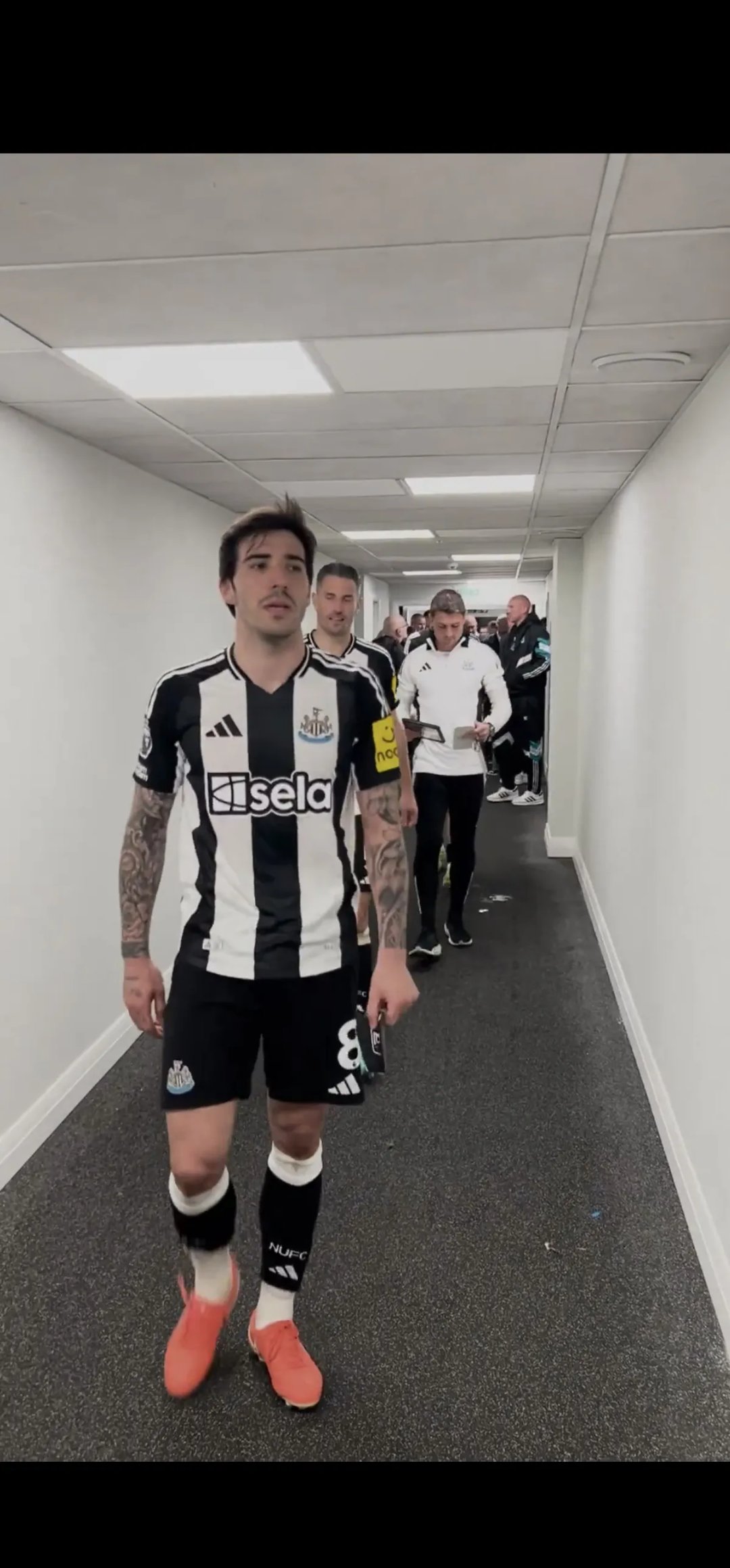 包含纽伦堡新晋球员崭露头角,帮助球队击败劲旅的词条 包含纽伦堡新晋球员崭露头角,帮助球队击败劲旅的词条