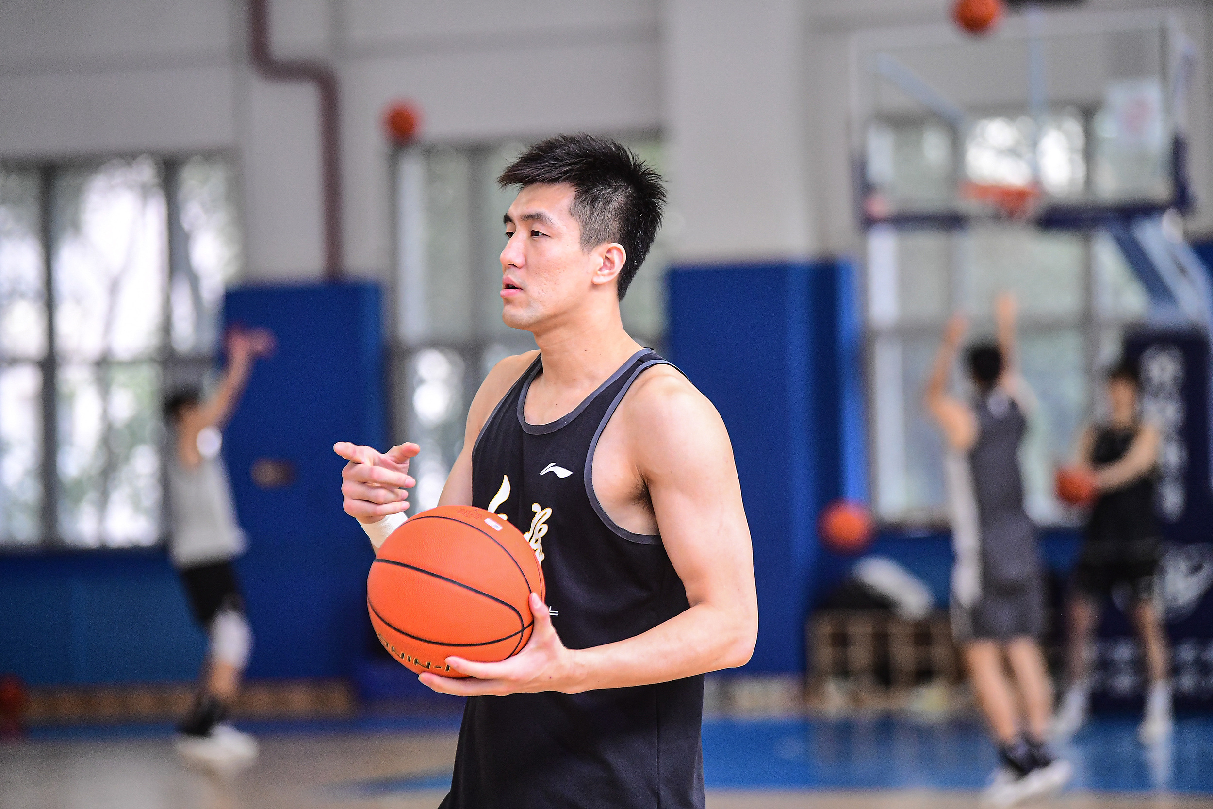 广州男篮底蕴不足，需加强基础训练