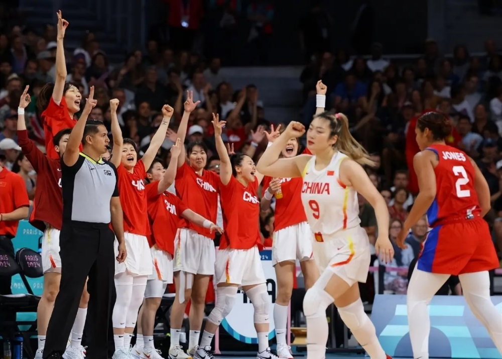 包含俄罗斯女篮表现出色，意大利队遗憾出局的词条