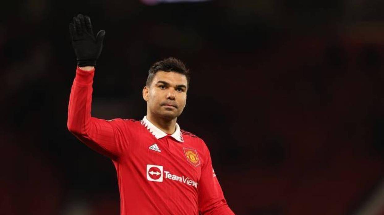 曼联前锋状态低迷，球迷呼吁换帅