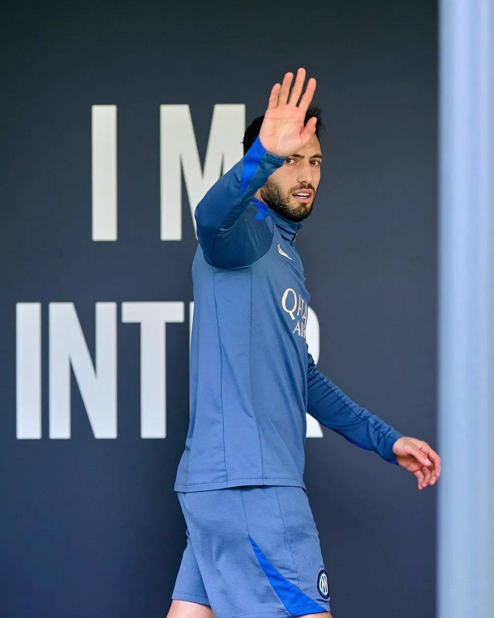 乌迪内斯主教练新战术获赞誉,球队士气高涨的简单介绍 乌迪内斯主教练新战术获赞誉,球队士气高涨的简单介绍