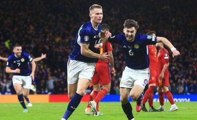 阿尔及利亚足球队力压欧预赛，不负众望