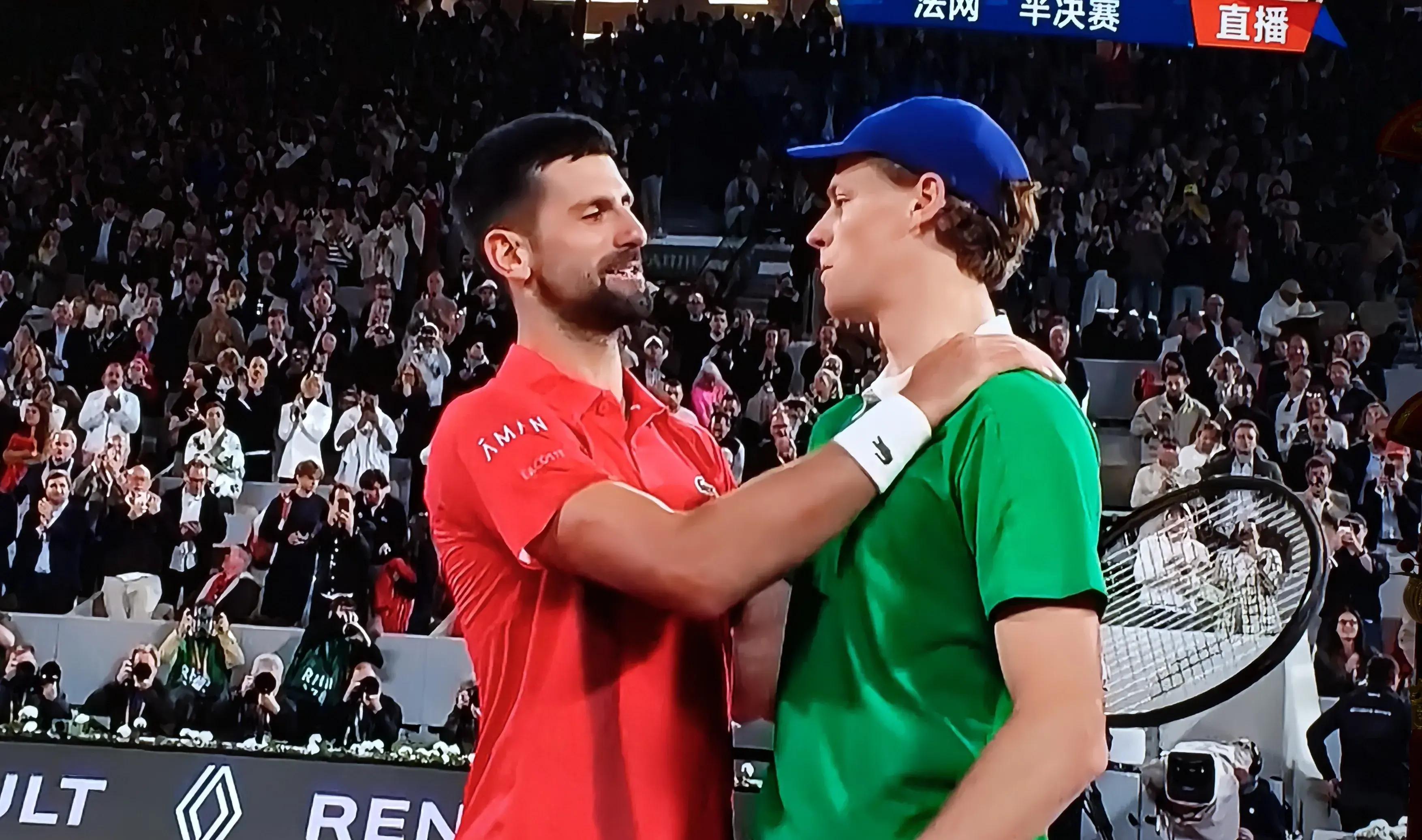 包含法国网球队翻盘意大利网球队，费德勒关键制胜的词条