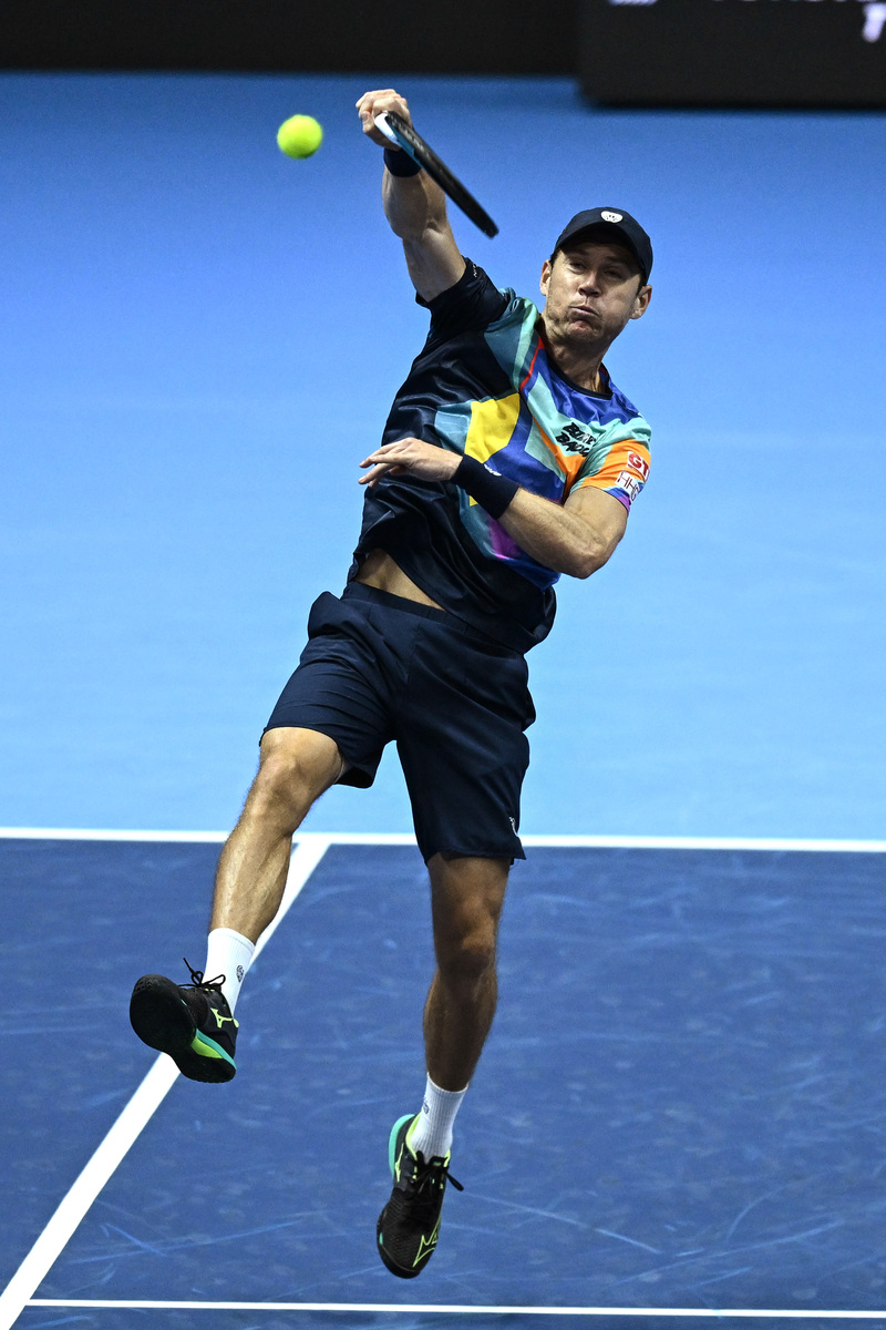 包含法国网球队翻盘意大利网球队，费德勒关键制胜的词条