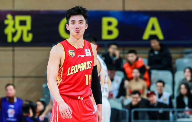 关于公牛力克塞尔维亚男篮，萨姆·米切尔爆发神勇的信息