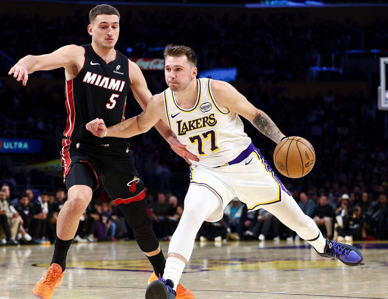 福建队完胜天津队,东契奇高光表现 福建队完胜天津队,东契奇高光表现