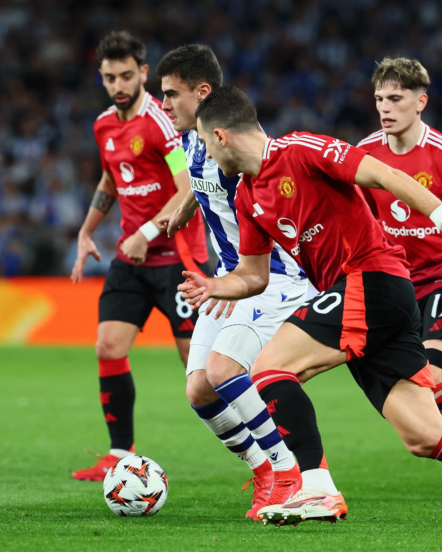 阿森纳险胜英格兰,奥亚尔萨瓦尔关键制胜 阿森纳险胜英格兰,奥亚尔萨瓦尔关键制胜